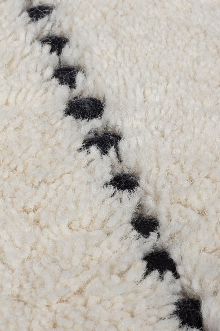 Tapis en laine noir DOTTIE GEOMETRIC